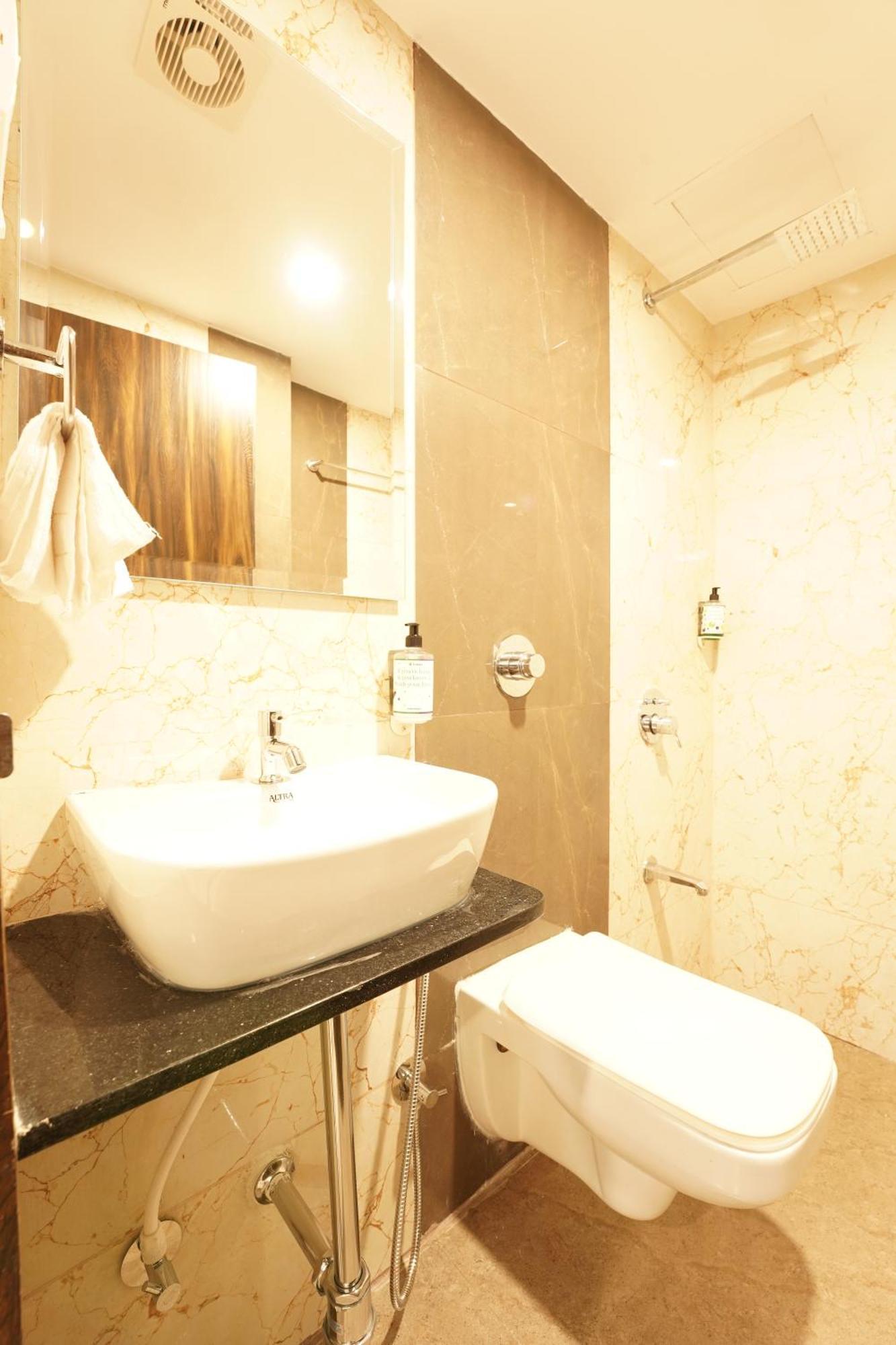 Metropolis Business Hotel ปณชี ภายนอก รูปภาพ