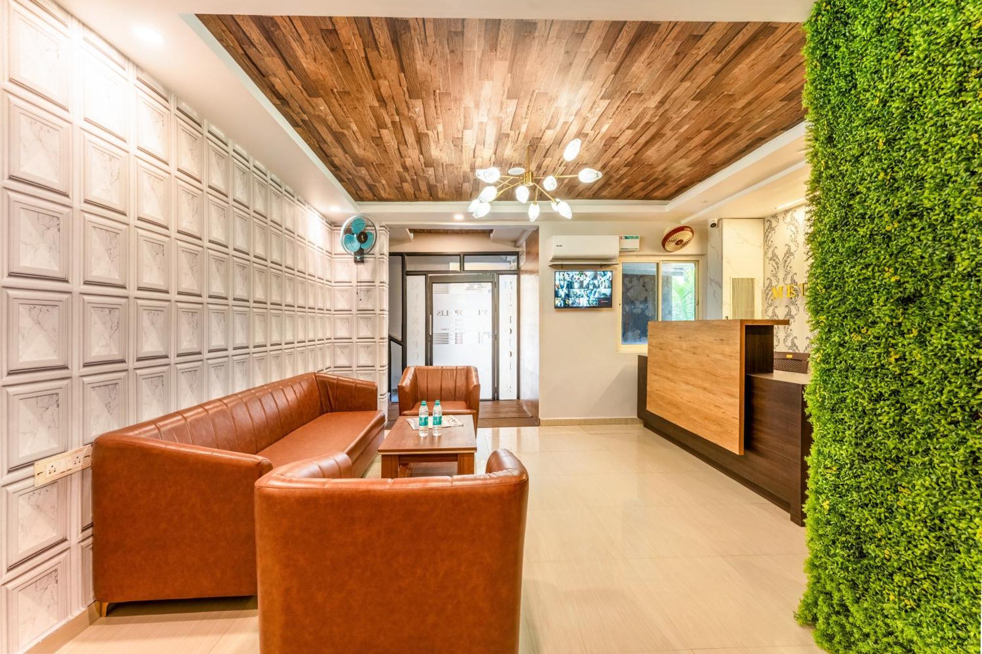 Metropolis Business Hotel ปณชี ภายนอก รูปภาพ