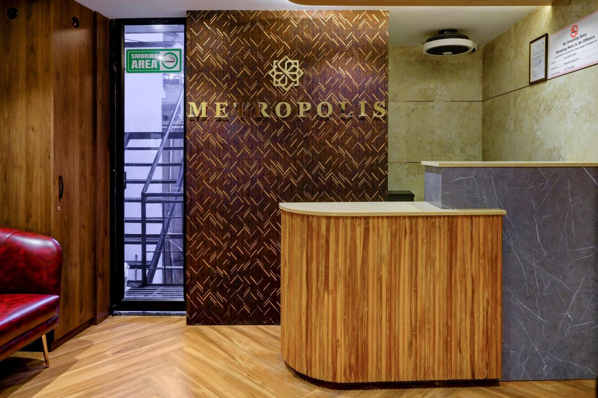 Metropolis Business Hotel ปณชี ภายนอก รูปภาพ