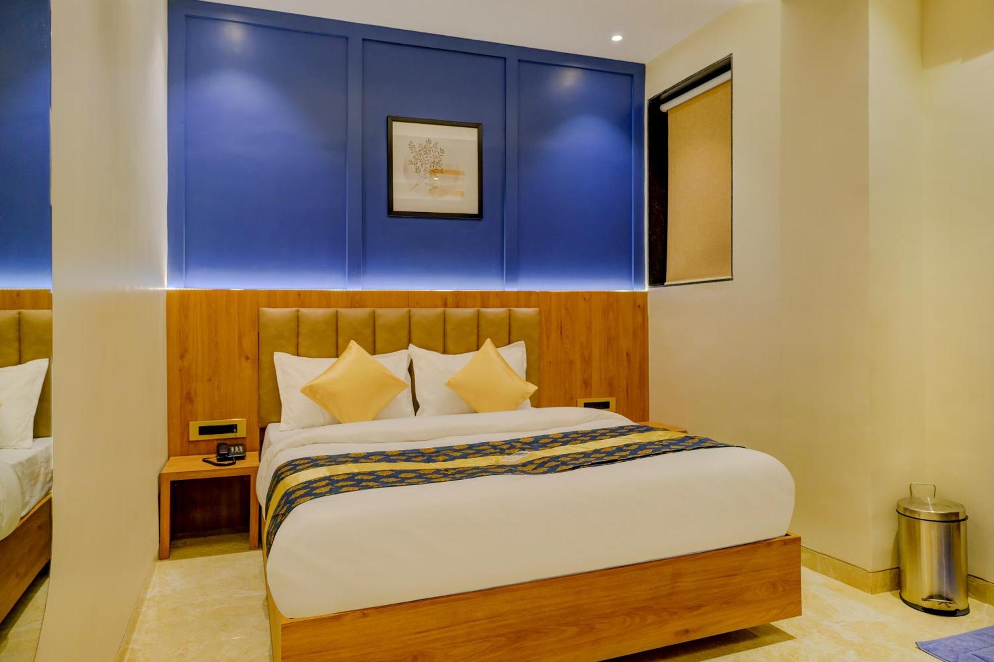 Metropolis Business Hotel ปณชี ภายนอก รูปภาพ
