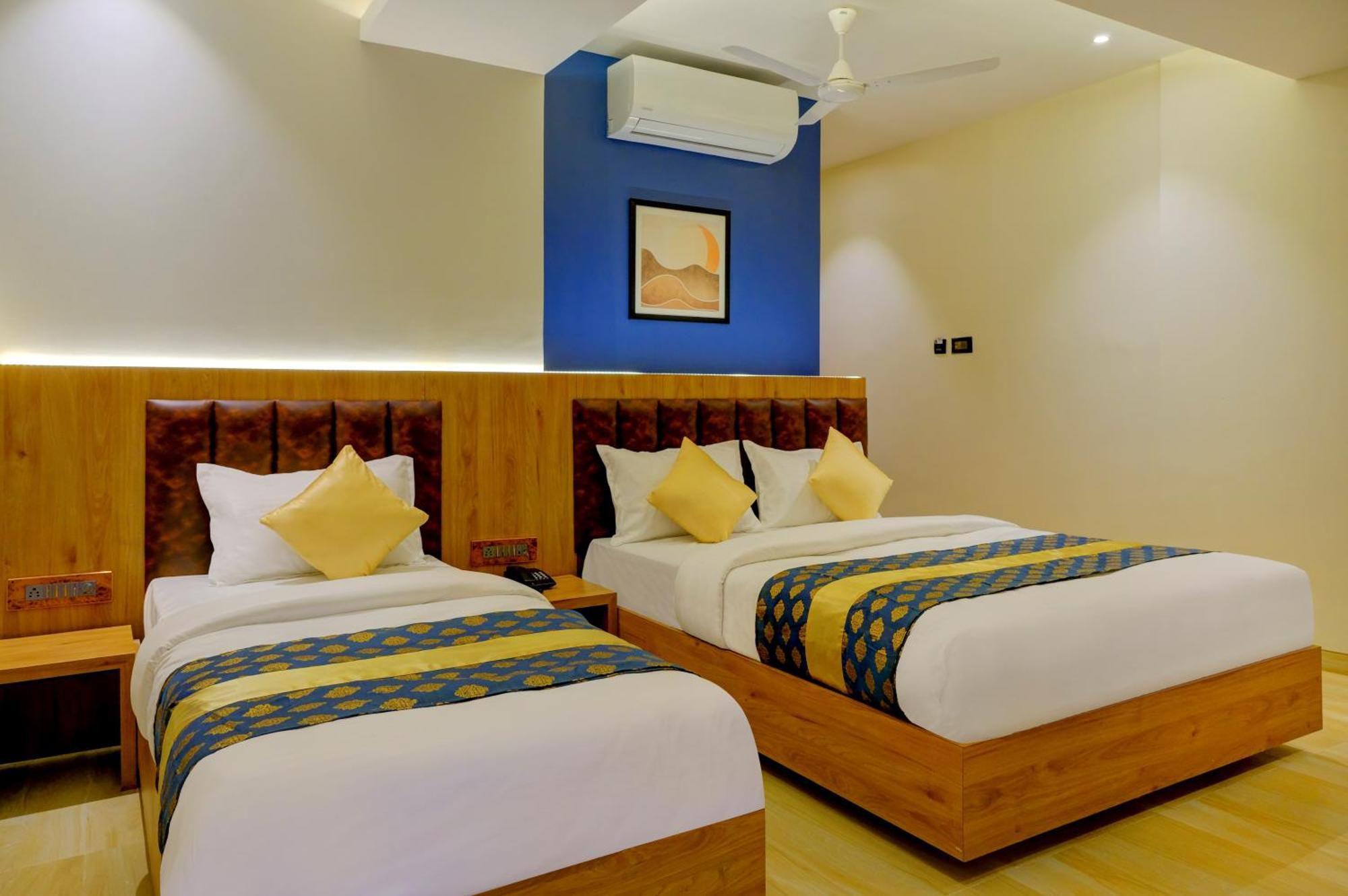 Metropolis Business Hotel ปณชี ภายนอก รูปภาพ