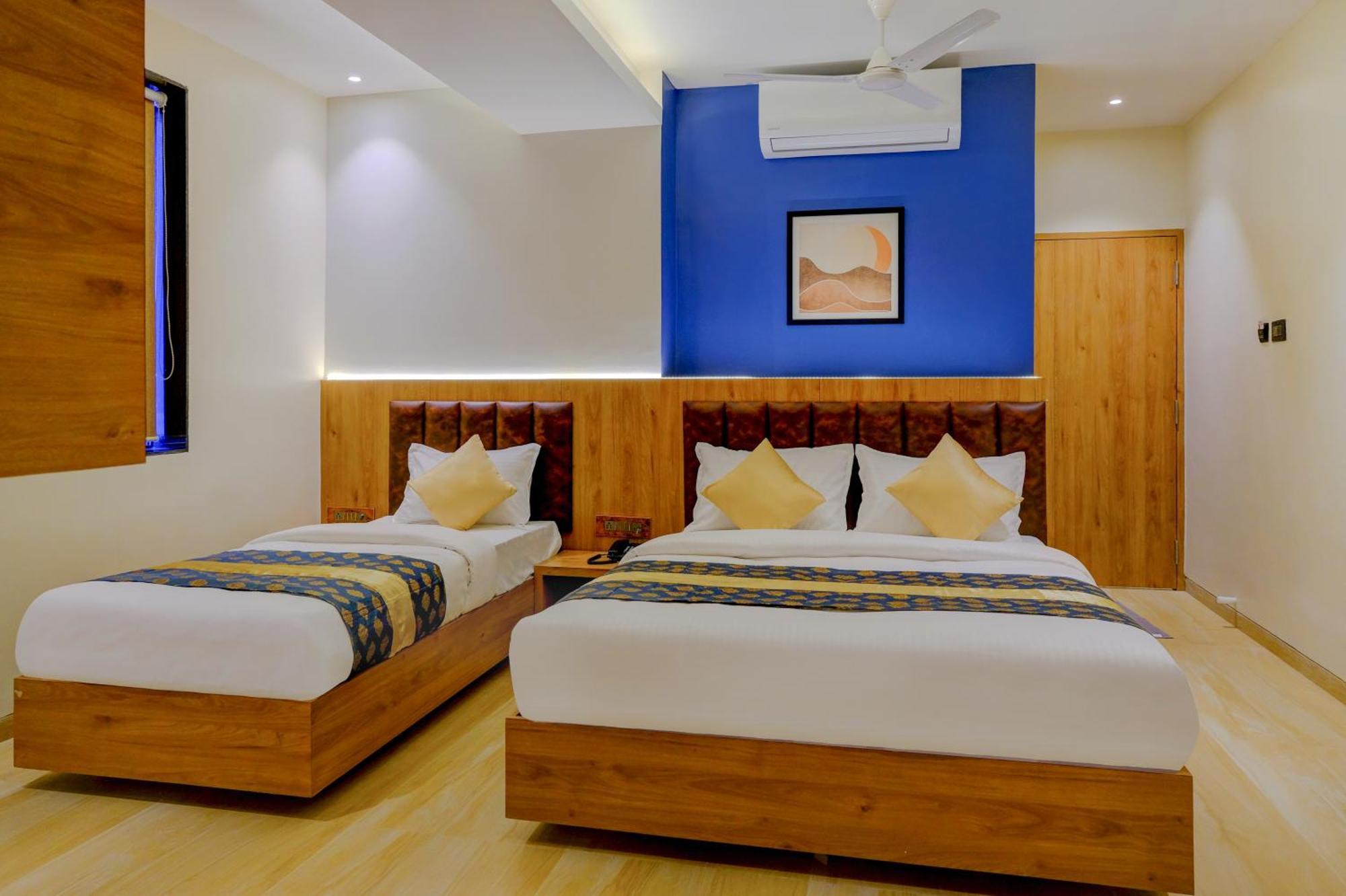 Metropolis Business Hotel ปณชี ภายนอก รูปภาพ