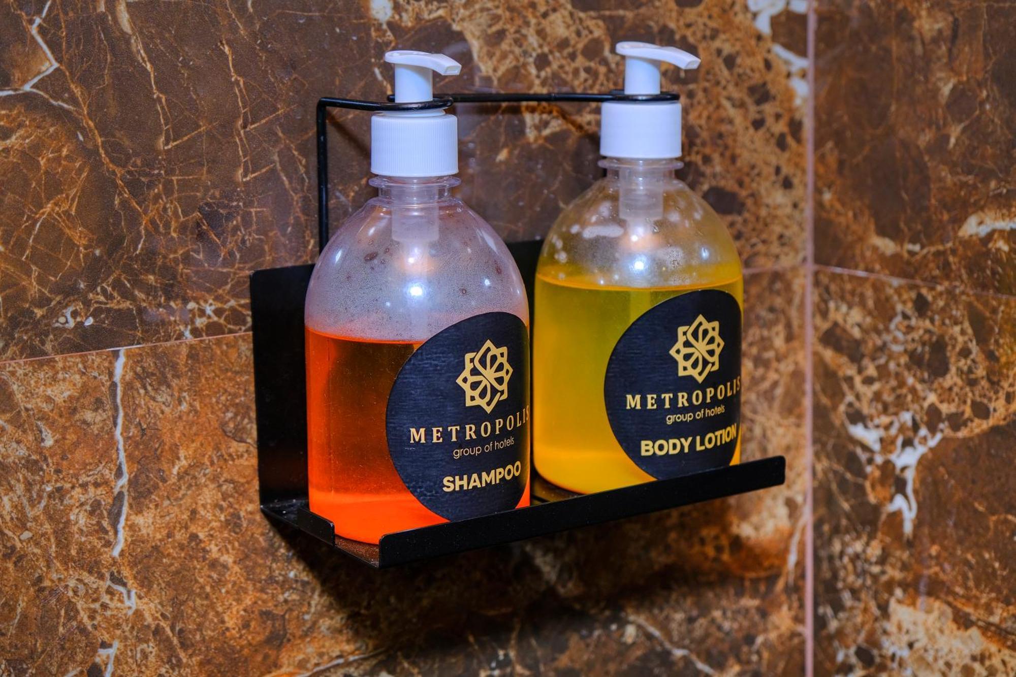 Metropolis Business Hotel ปณชี ภายนอก รูปภาพ